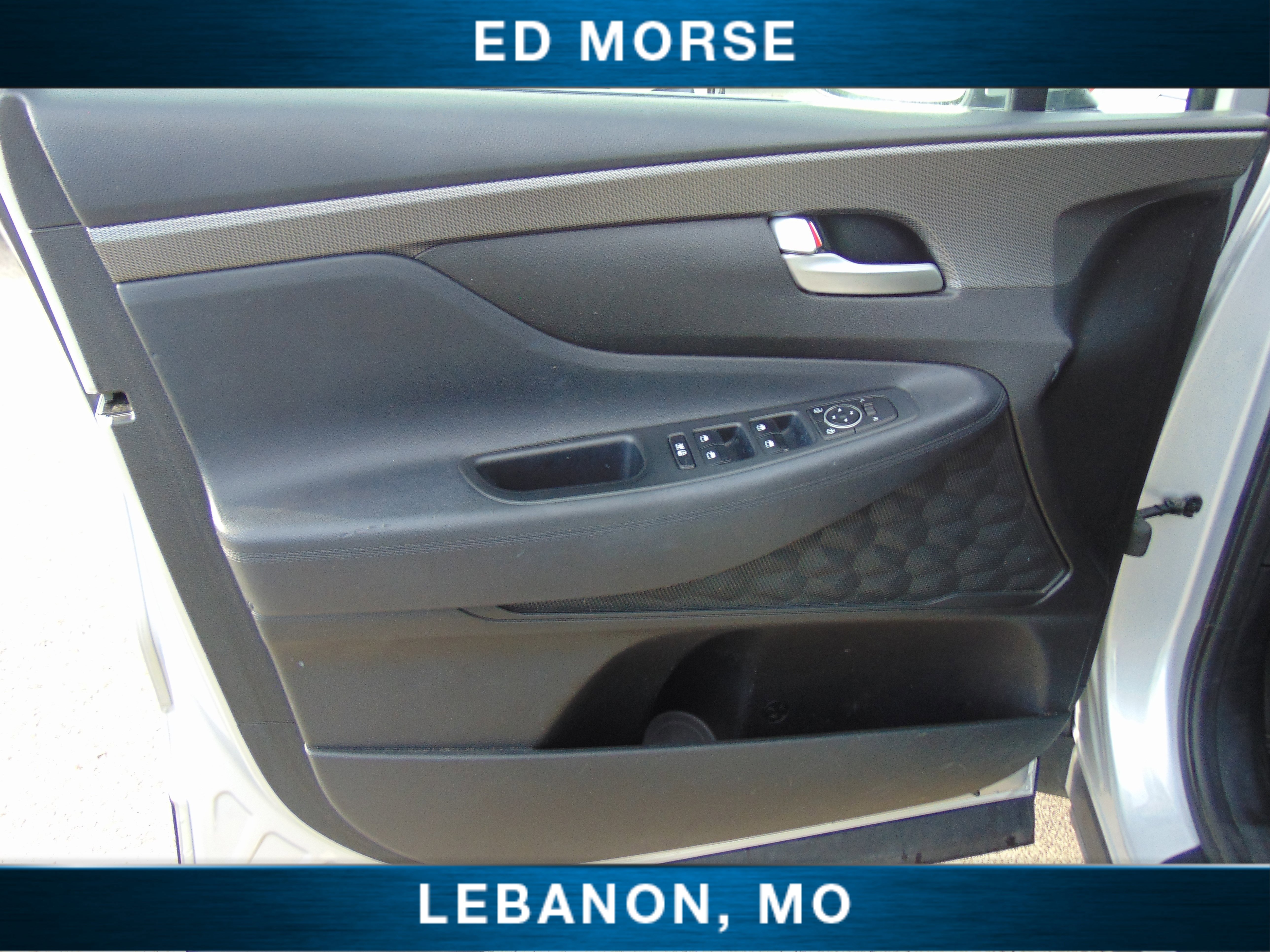 Used 2019 Hyundai Santa Fe SE image 17