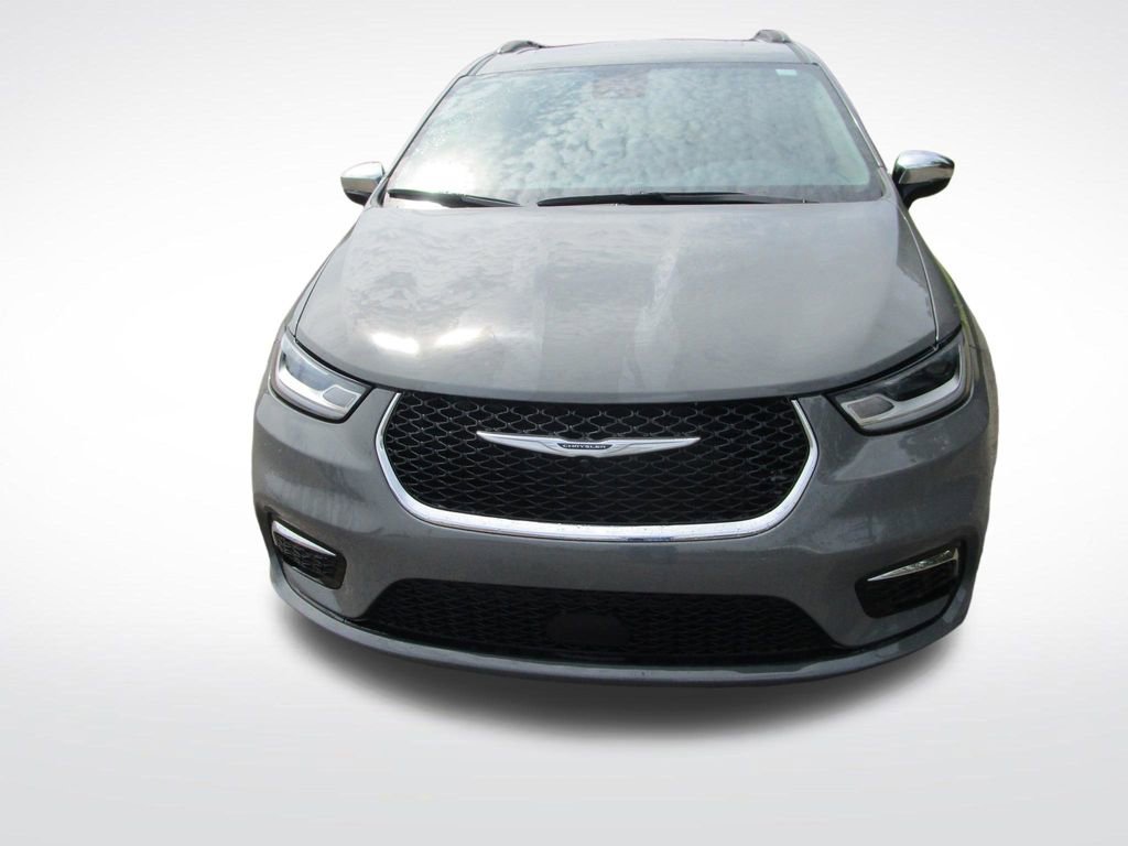 Used 2023 Chrysler Pacifica Limited FWD image 5