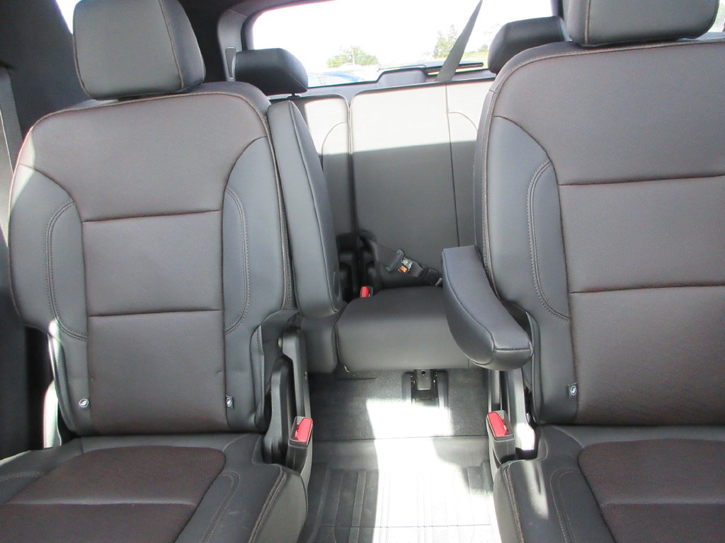 Used 2023 Chevrolet Traverse High Country AWD/4WD image 21