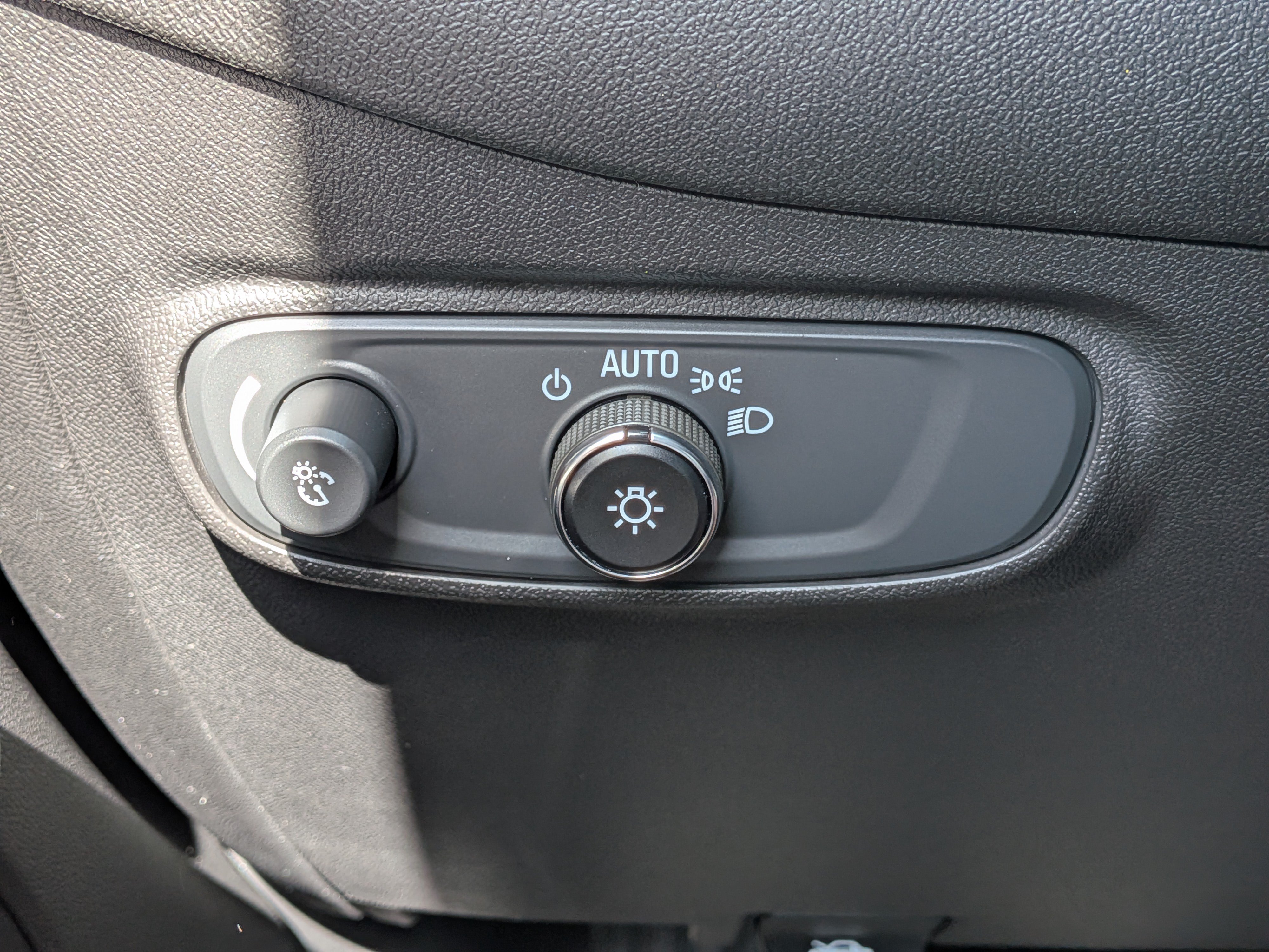 Used 2021 Chevrolet Equinox LS w/ LS Convenience Package FWD image 23