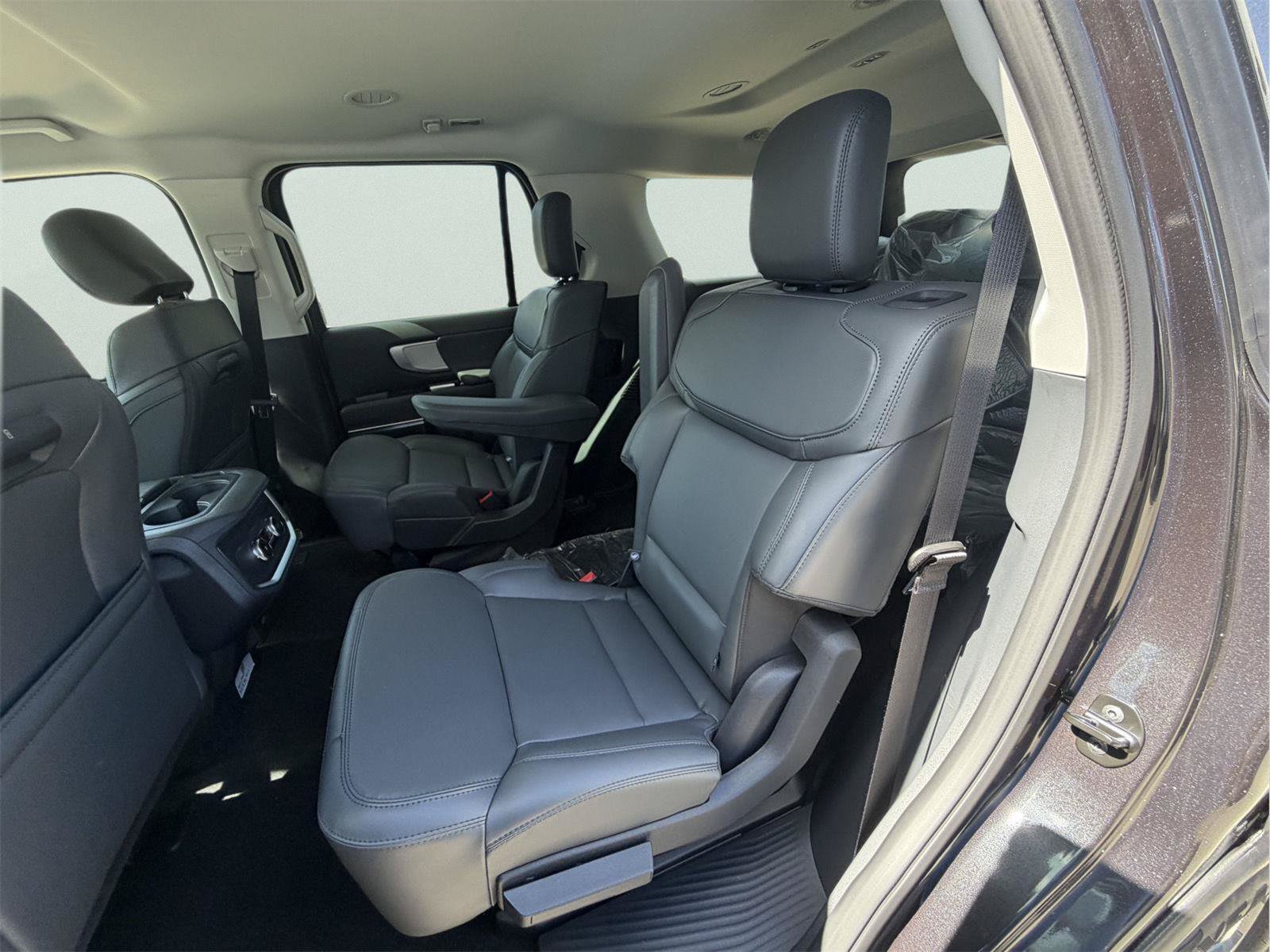 New 2027 Ford Expedition Active RWD image 6