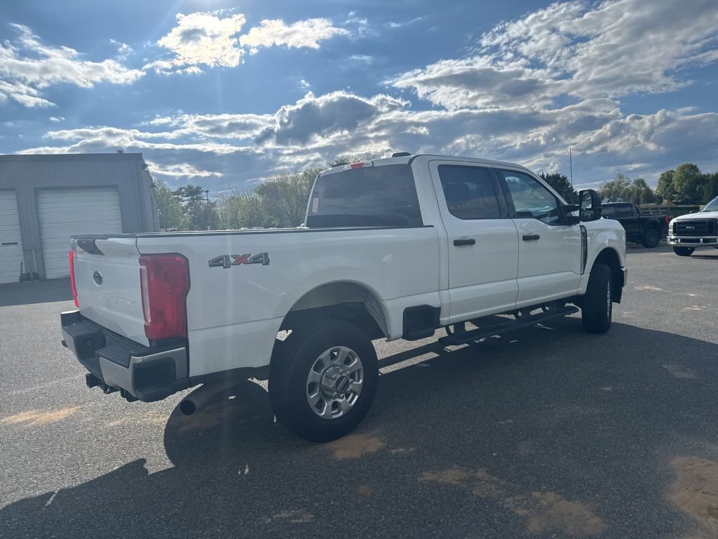 Used 2024 Ford F350 XLT AWD/4WD image 6