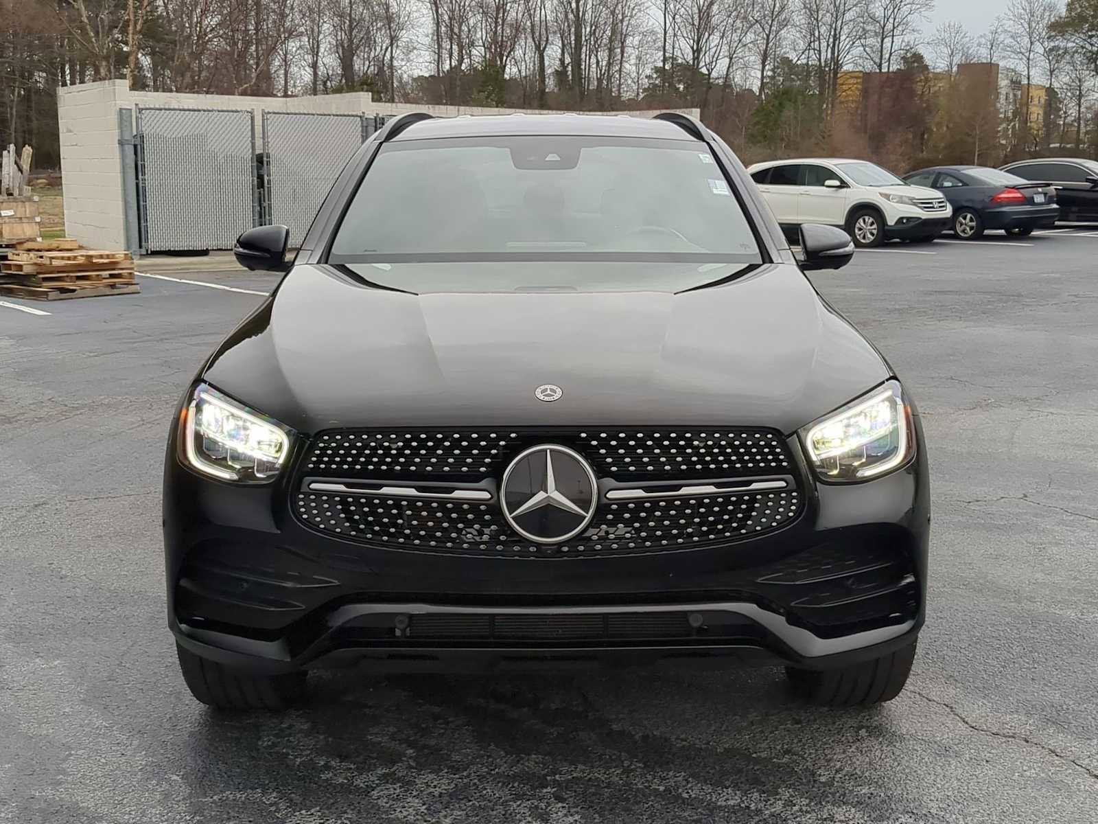 Used 2022 Mercedes-Benz GLC 300 4MATIC image 3