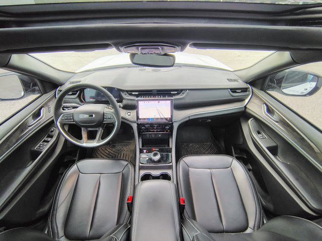 Used 2024 Jeep Grand Cherokee Limited w/ Black Appearance Package AWD/4WD image 2