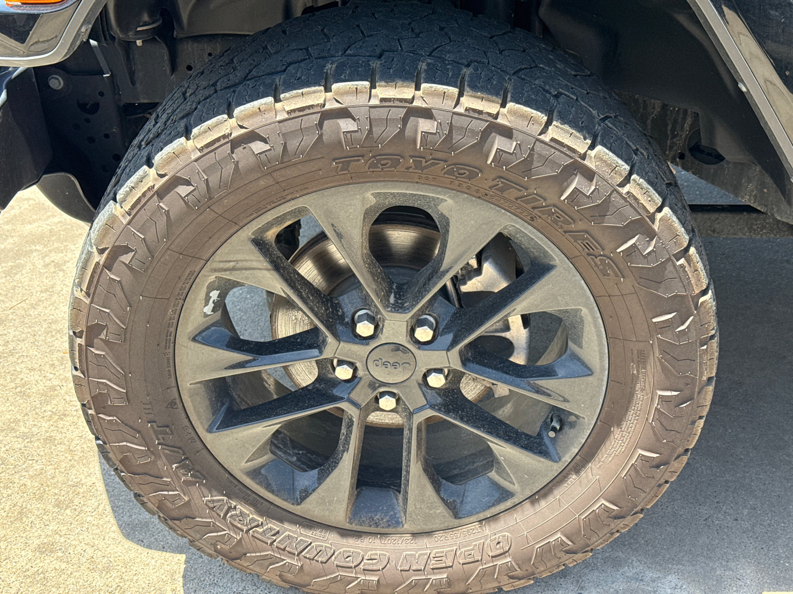 Certified 2022 Jeep Gladiator Overland AWD/4WD image 14
