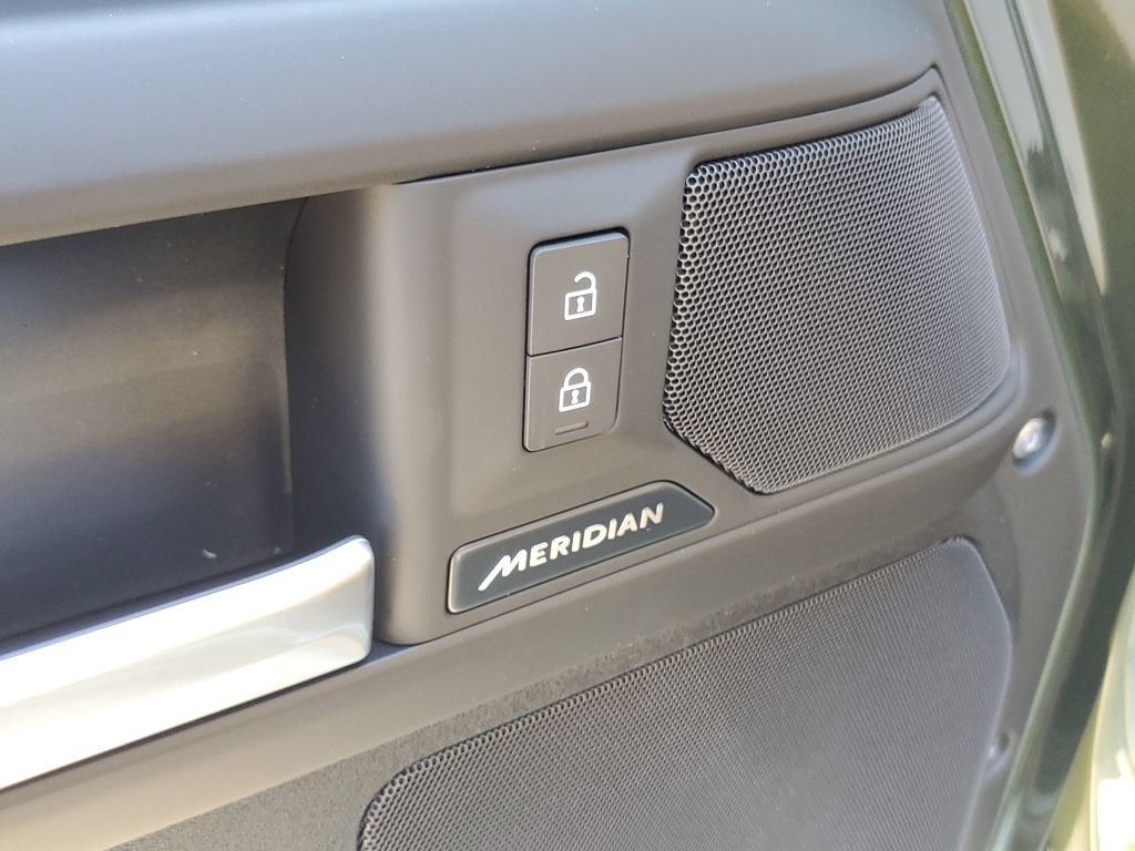 New 2026 Land Rover Defender 110 S AWD/4WD image 9