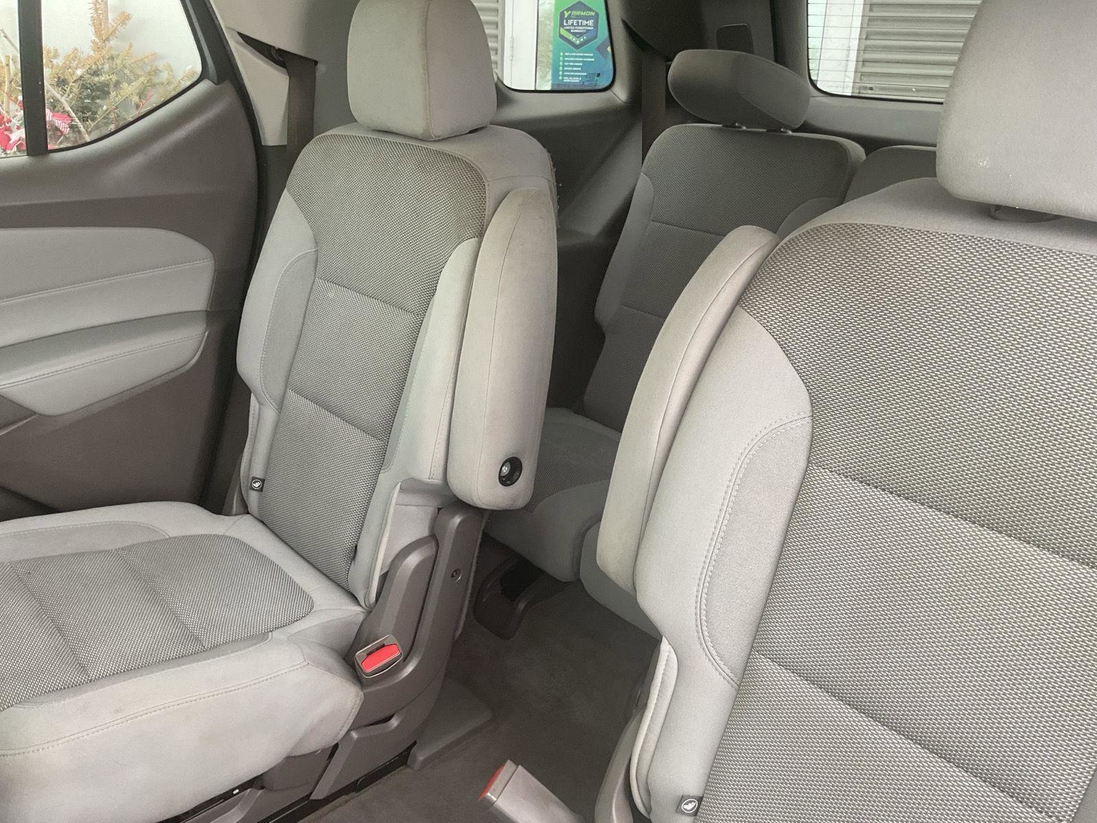 Used 2020 Chevrolet Traverse LT image 20