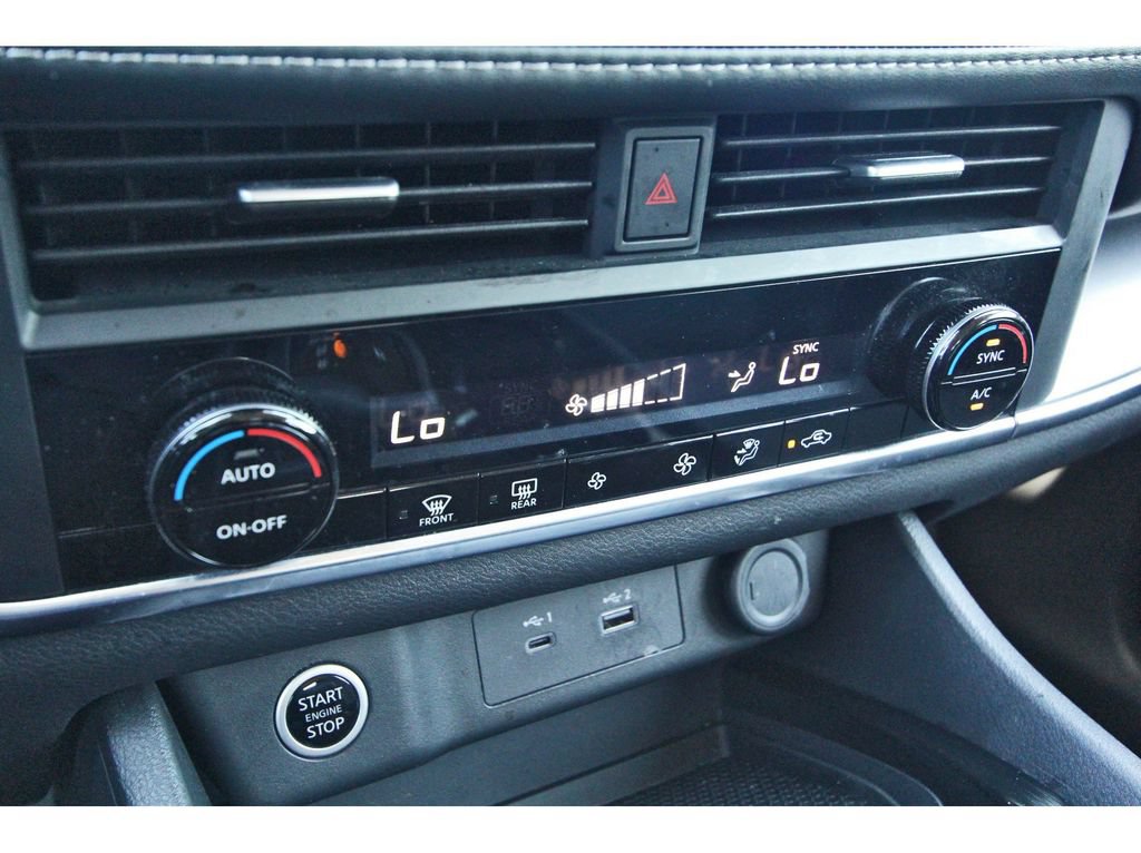 Used 2023 Nissan Rogue SV FWD image 25