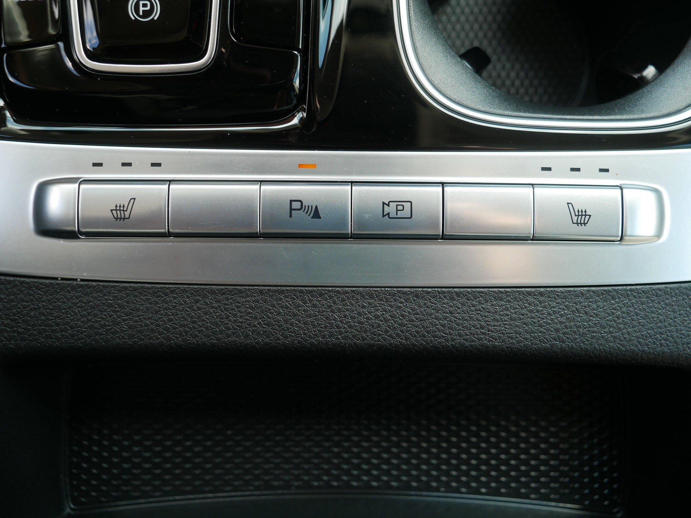 Certified 2023 Kia Carnival EX FWD image 32