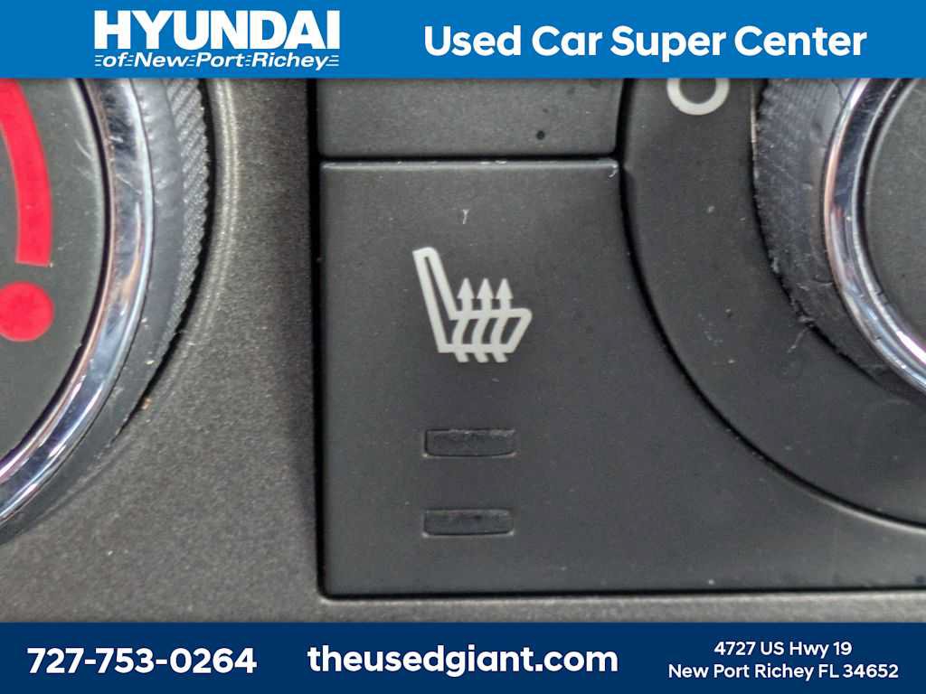 Used 2010 Chevrolet HHR LT FWD image 24