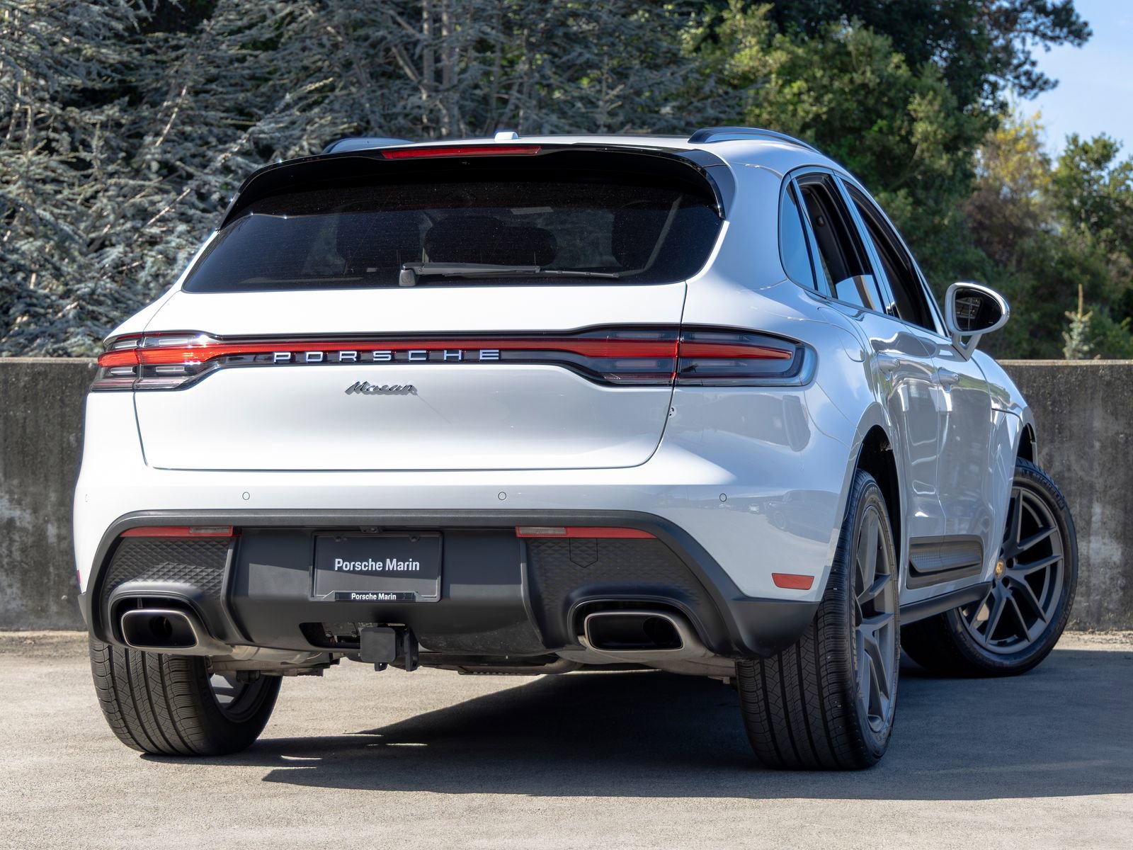 Certified 2026 Porsche Macan image 11