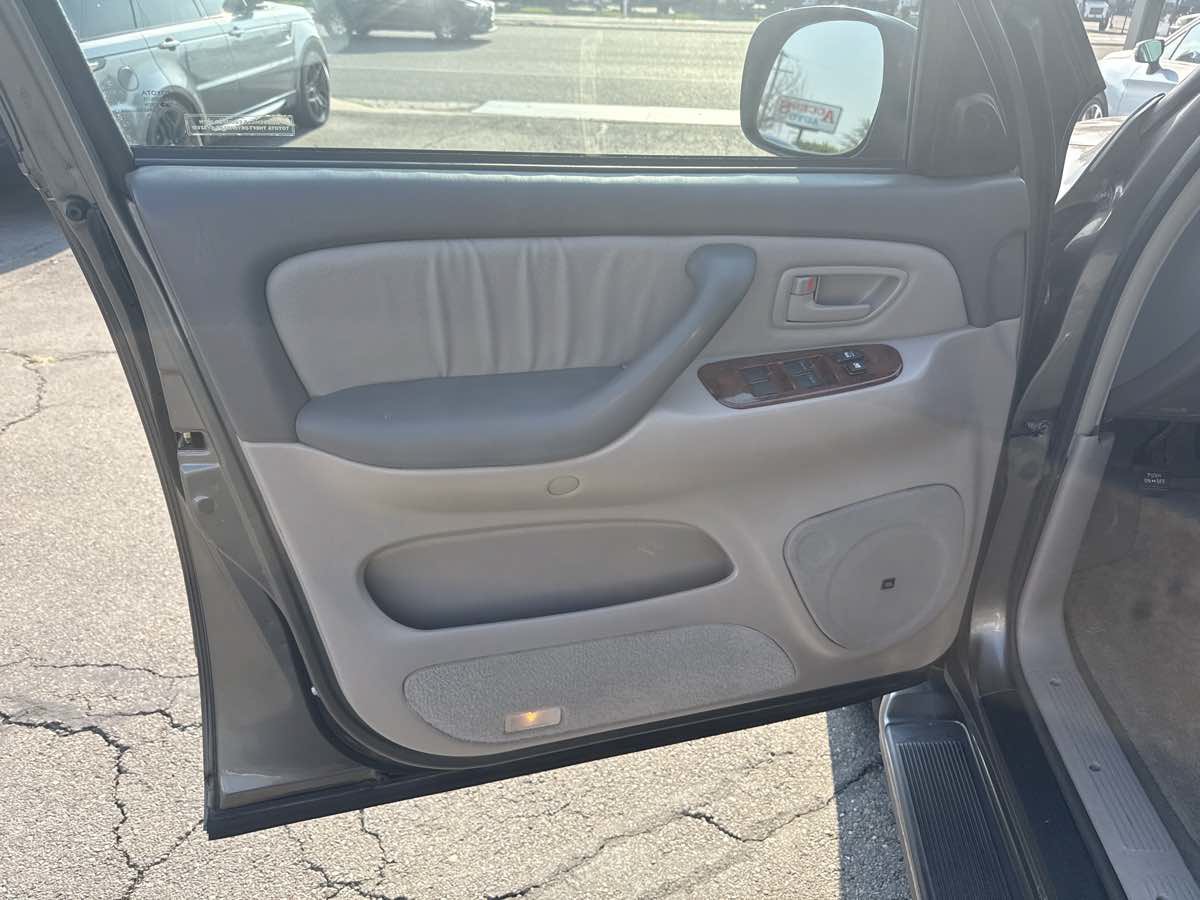 Used 2005 Toyota Sequoia Limited AWD/4WD image 11