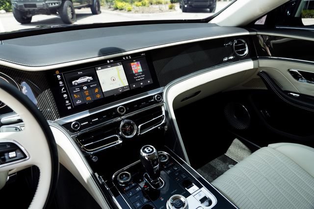 Used 2023 Bentley Flying Spur Azure AWD/4WD image 25