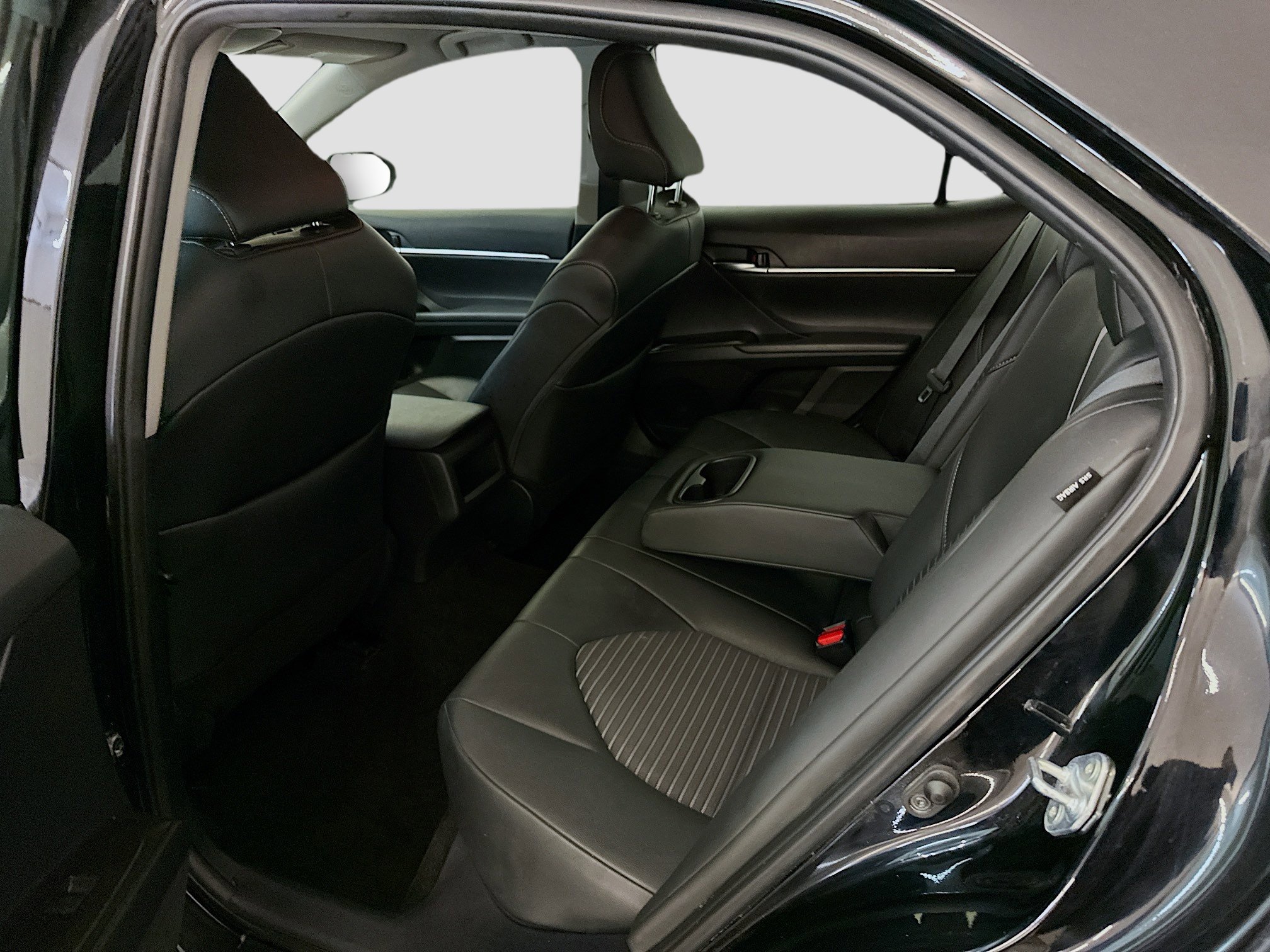 Used 2024 Toyota Camry SE image 29