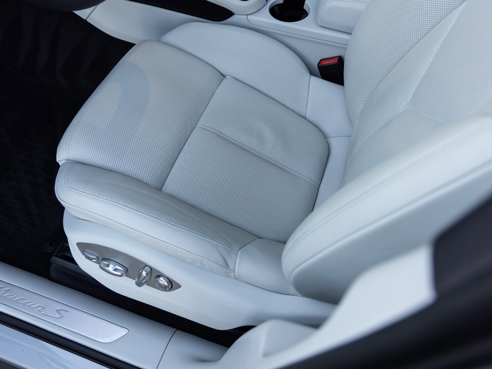 Used 2023 Porsche Macan S image 22