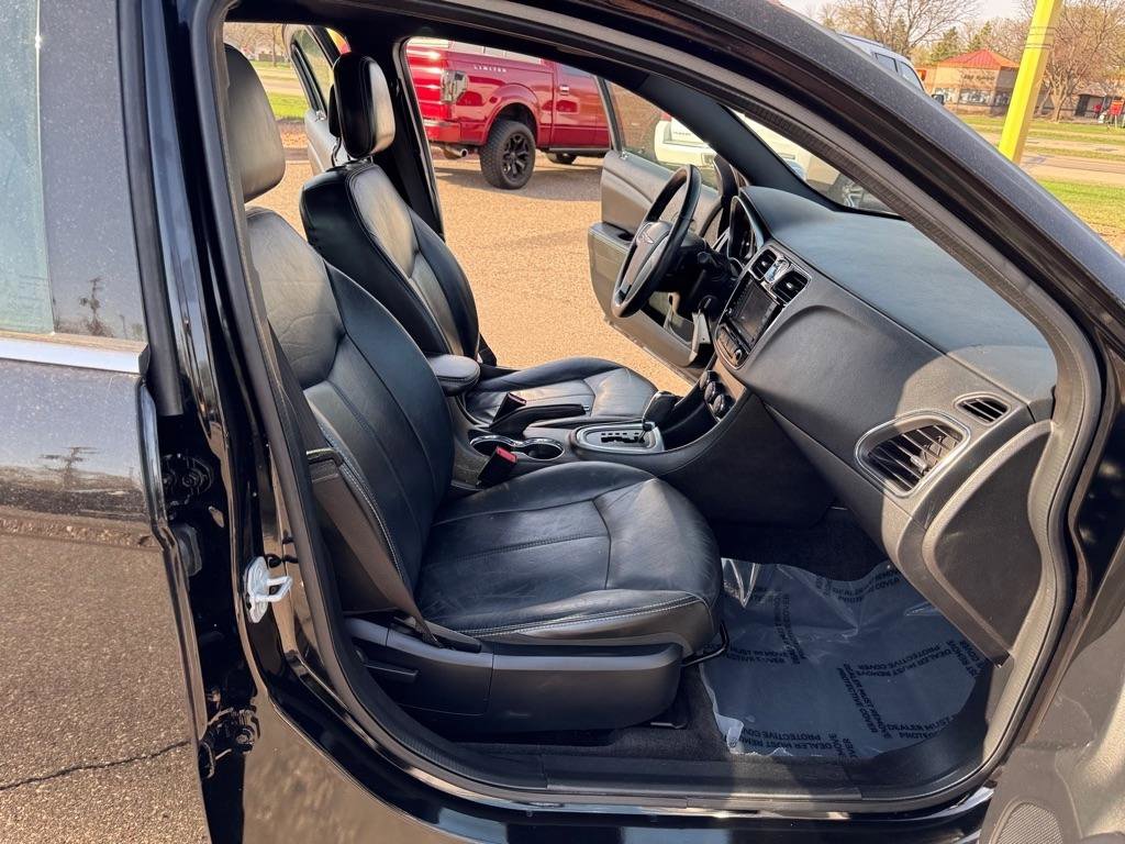 Used 2013 Chrysler 200 Limited w/ Sun/Sound Group FWD image 23