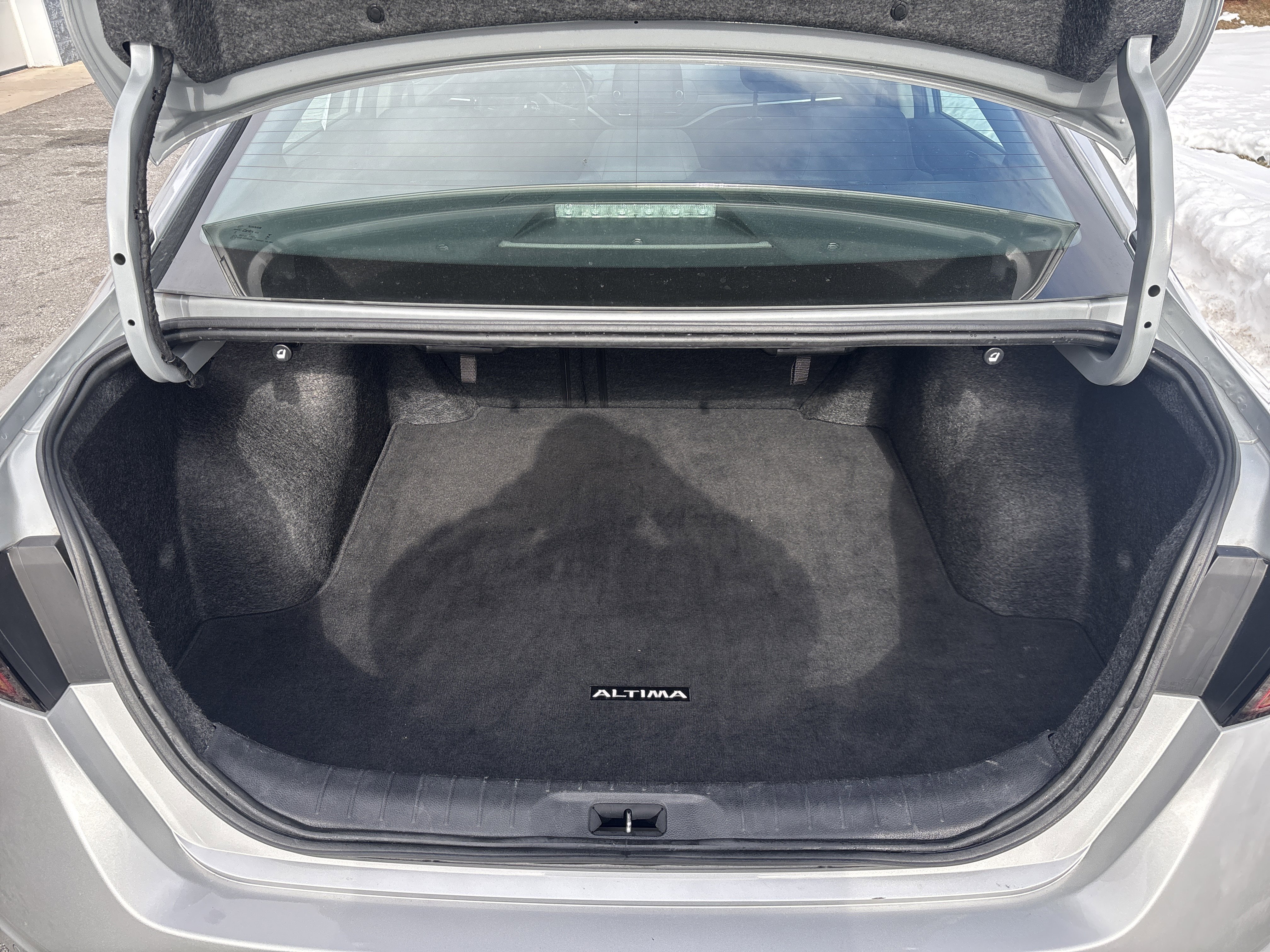 Used 2024 Nissan Altima 2.5 SV image 5