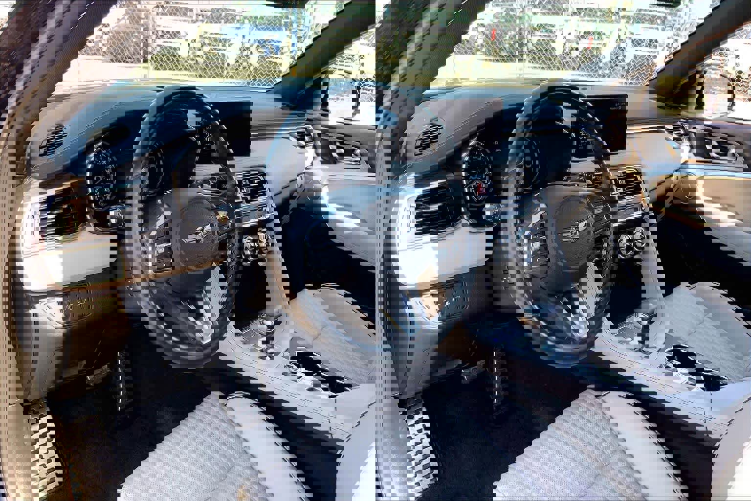 Used 2023 Genesis G70 2.0T w/ Sport Prestige Package image 17