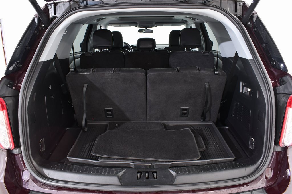 Used 2023 Ford Explorer XLT w/ Equipment Group 202A image 21