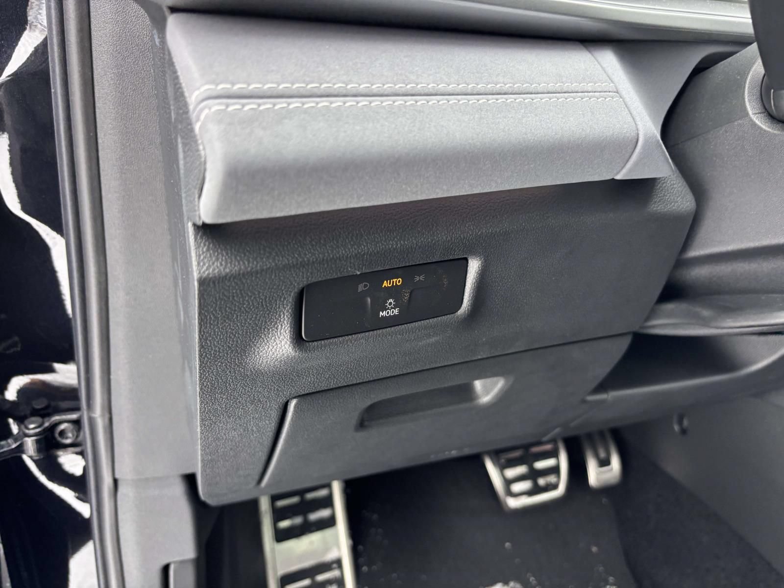 New 2026 Volkswagen Tiguan SE R-Line AWD/4WD image 14