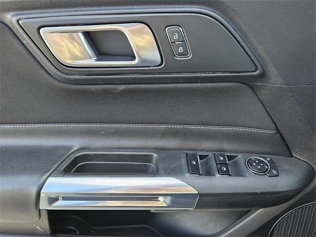 Used 2021 Ford Mustang Convertible image 25