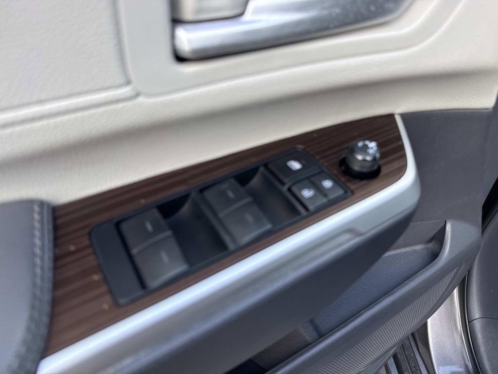 Used 2023 Toyota Sienna XLE image 23