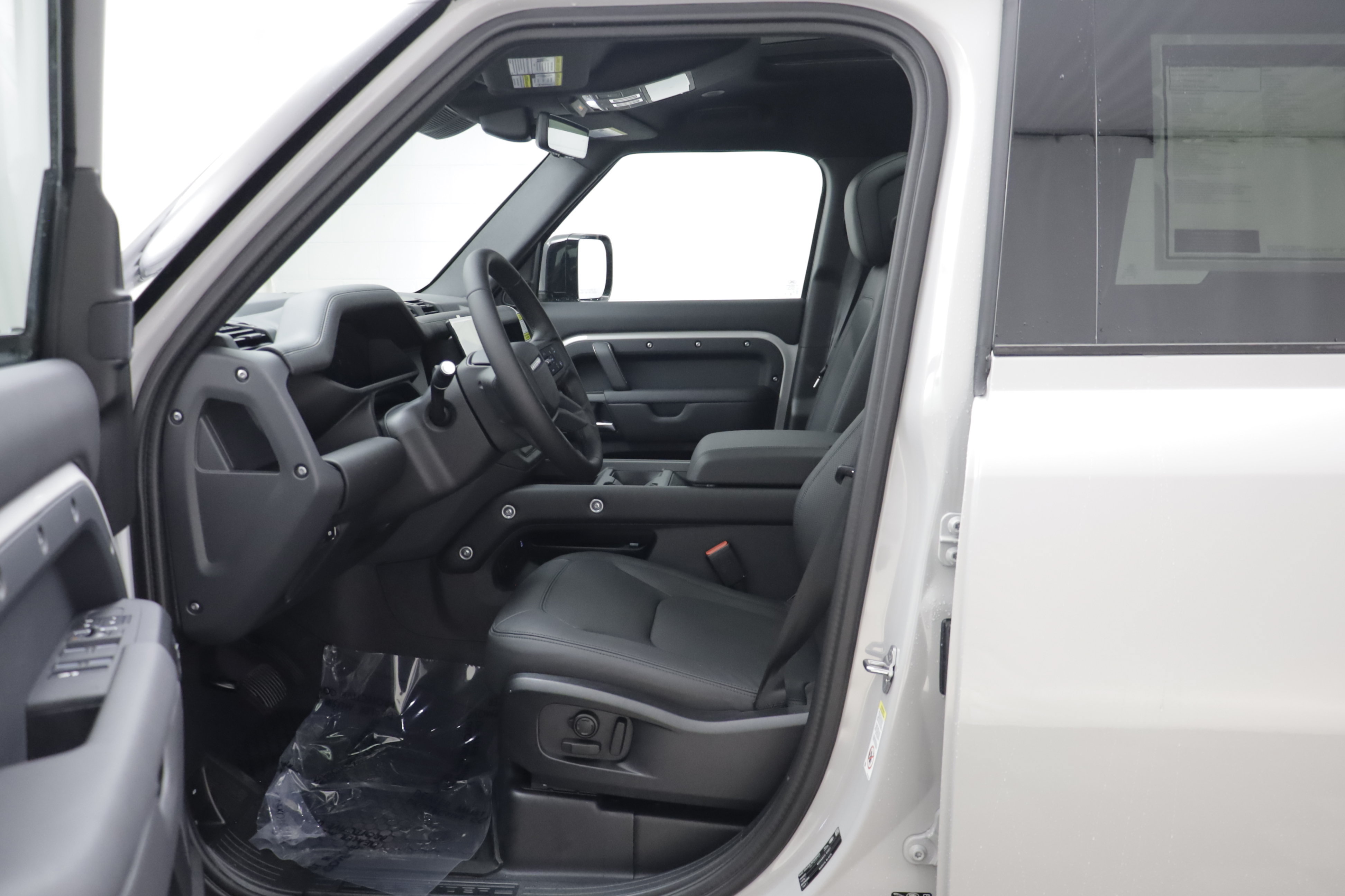 New 2026 Land Rover Defender 110 X-Dynamic SE AWD/4WD image 6