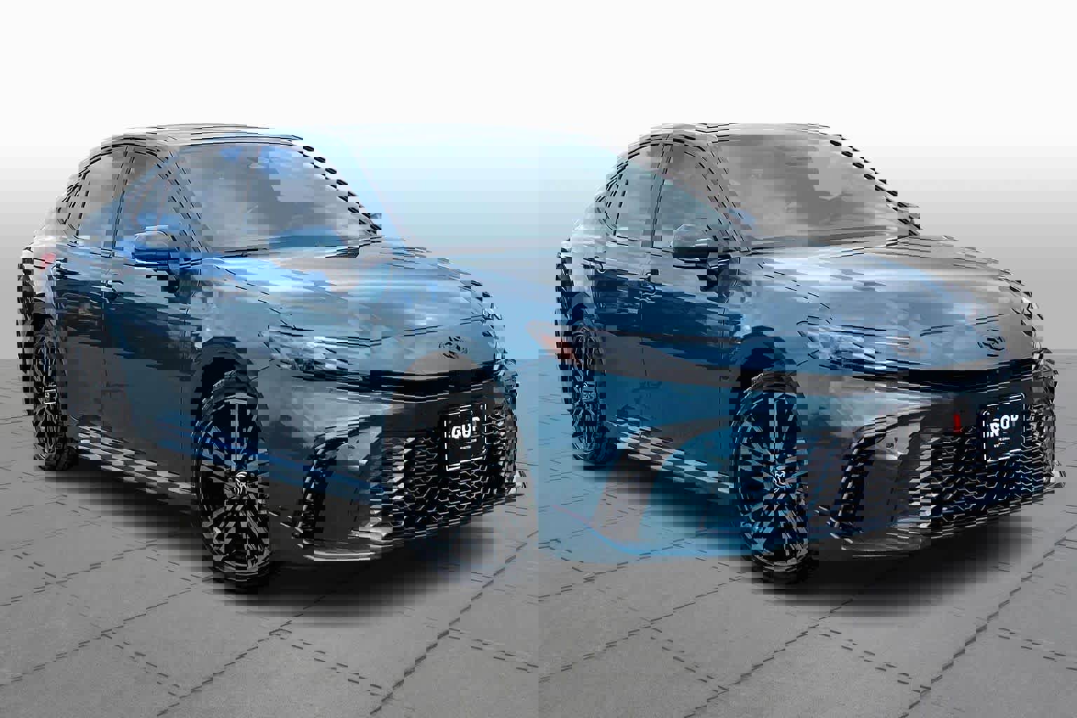 Used 2025 Toyota Camry XSE image 2