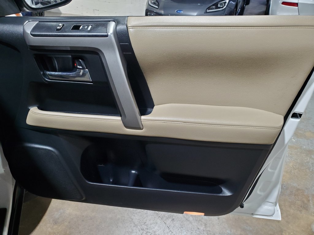 Used 2016 Toyota 4Runner SR5 RWD image 16