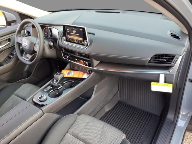 New 2026 Nissan Rogue SV w/ Cold Weather Package AWD/4WD image 12