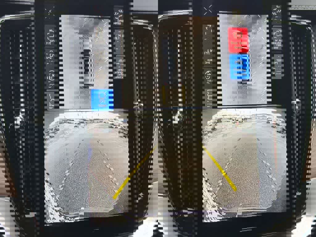 Used 2026 Volvo XC90 B6 Plus w/ Protection Package Premier image 27