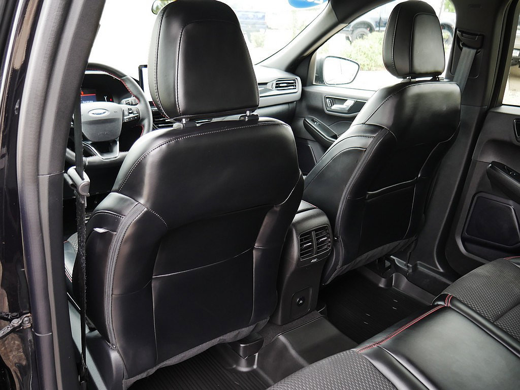 Used 2024 Ford Escape ST-Line w/ Tech Pack #1 AWD/4WD image 16