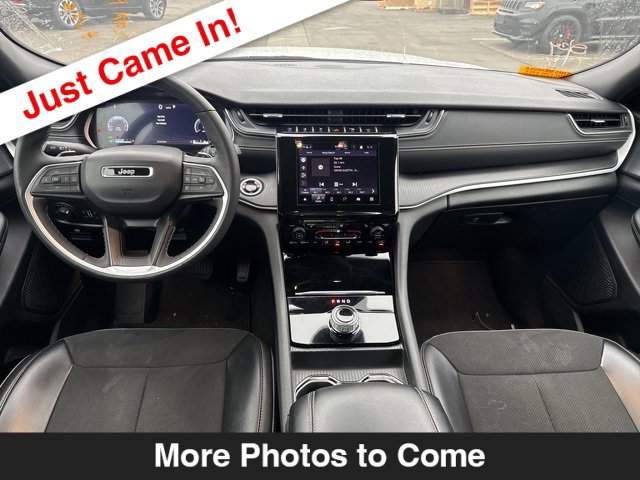 Certified 2024 Jeep Grand Cherokee L Laredo image 10