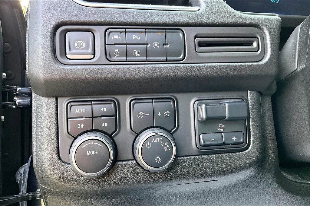 Used 2024 Chevrolet Tahoe RST w/ Luxury Package image 33