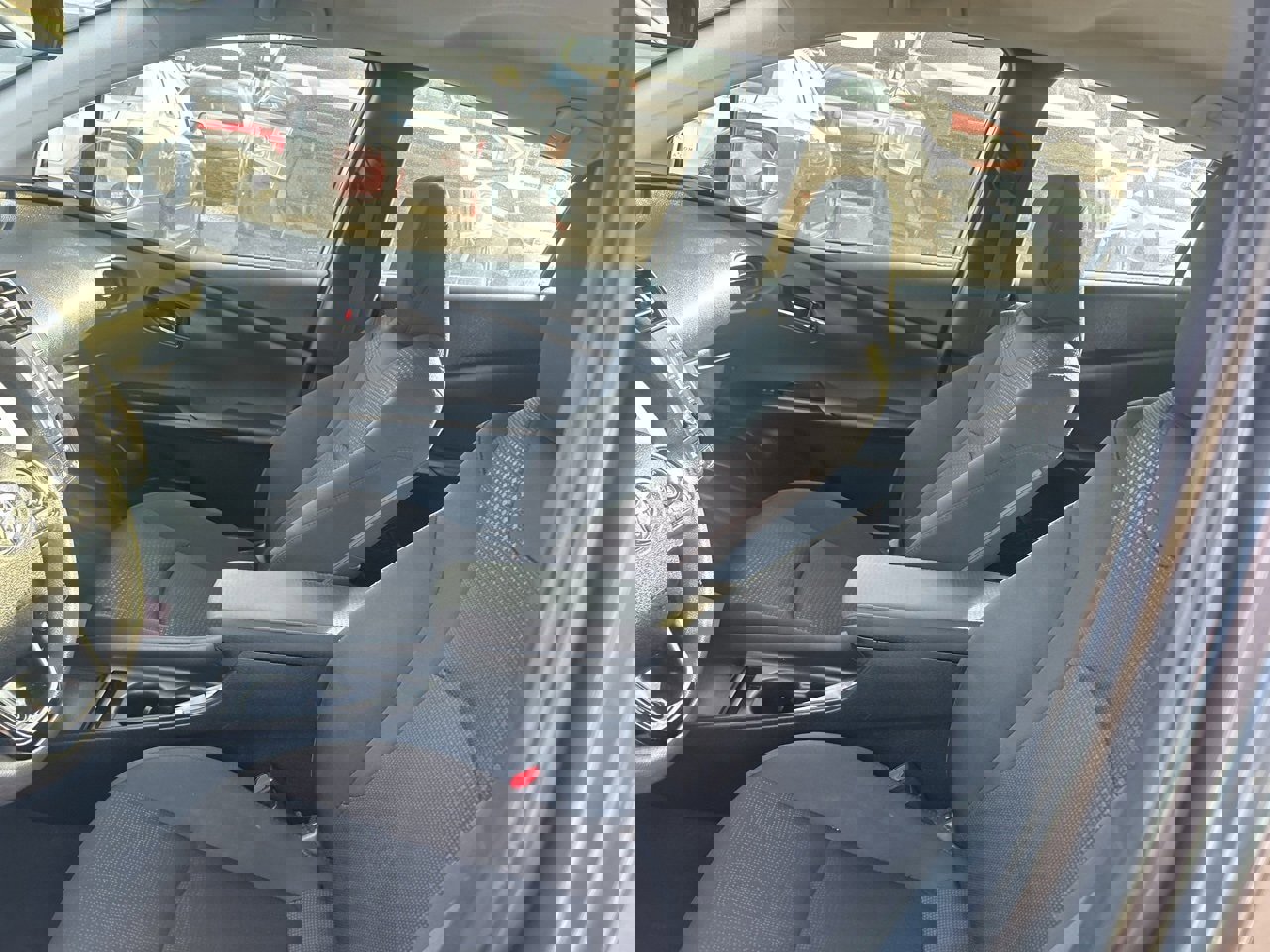 Used 2021 Toyota Prius LE image 6