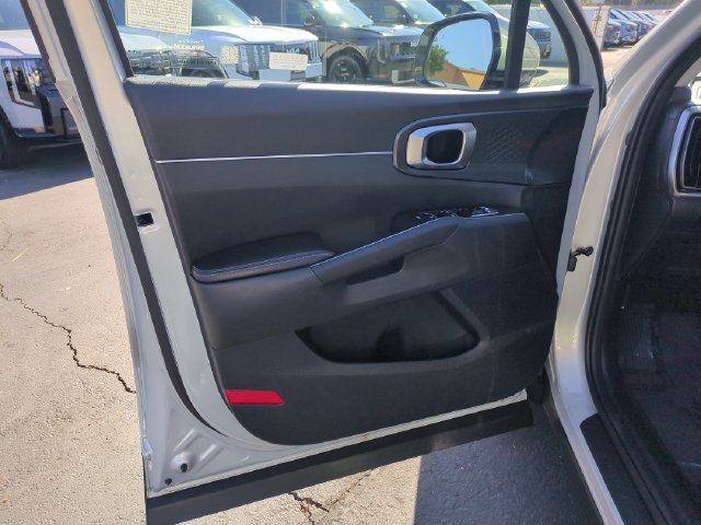 Certified 2026 Kia Sorento LX FWD image 12