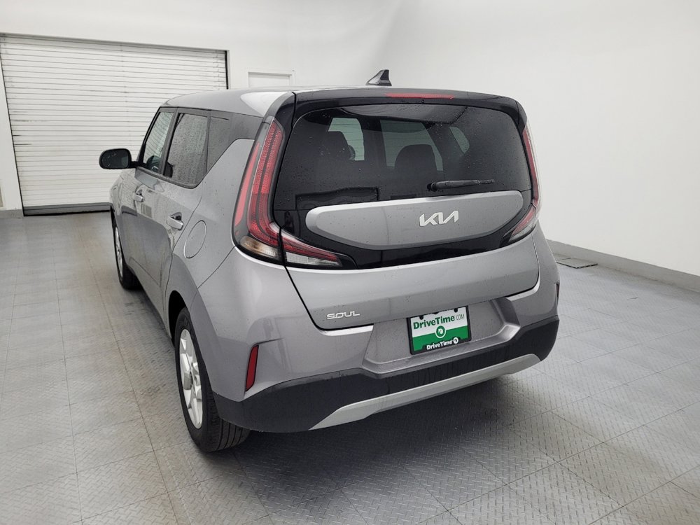 Used 2025 Kia Soul LX image 6