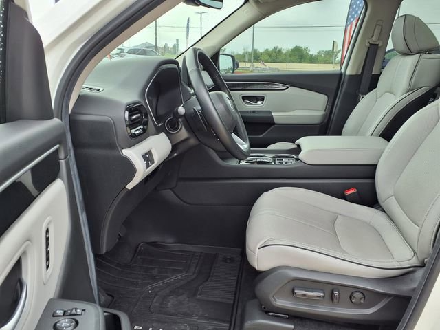 Used 2025 Honda Pilot Elite image 7