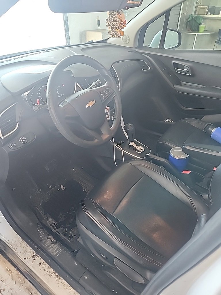 Used 2017 Chevrolet Trax LS image 1