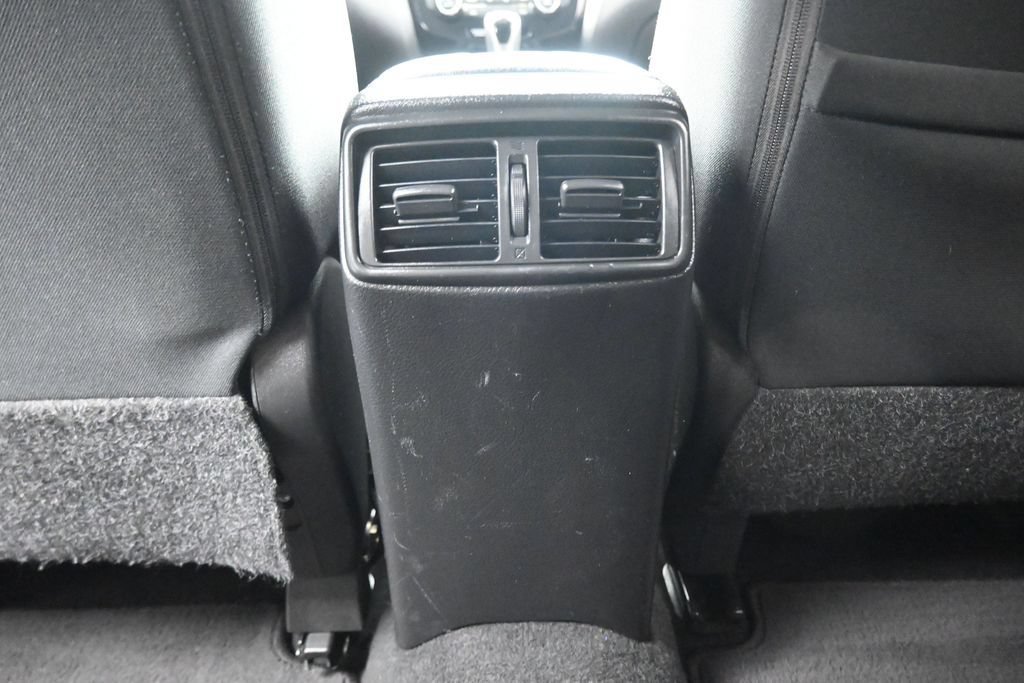 Used 2019 Nissan Rogue Sport SV AWD/4WD image 34