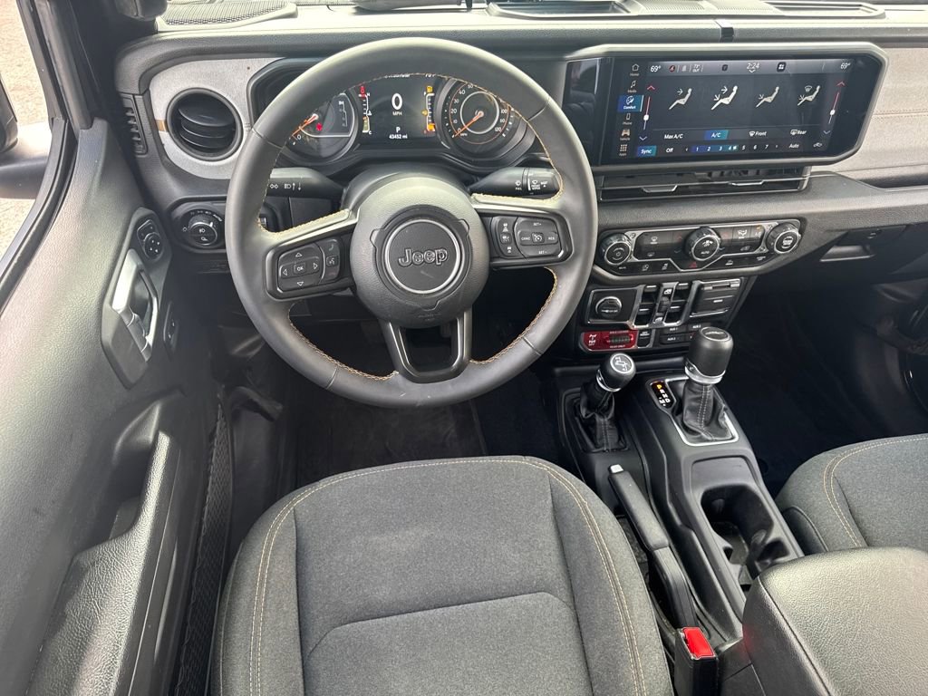 Used 2024 Jeep Gladiator Sport image 13