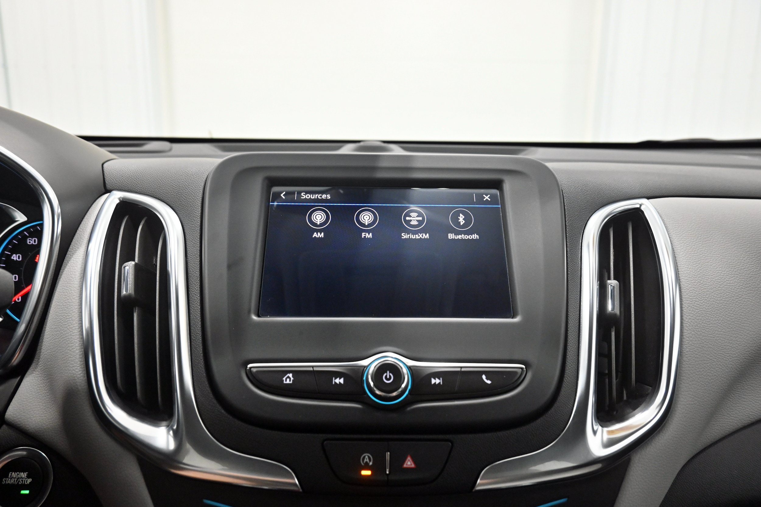 Used 2024 Chevrolet Equinox LS w/ LS Convenience Package FWD image 12