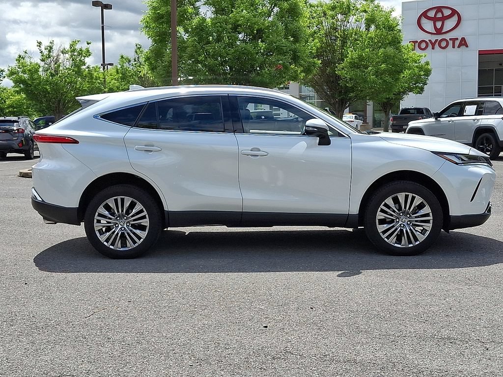 Used 2024 Toyota Venza Limited AWD/4WD image 9