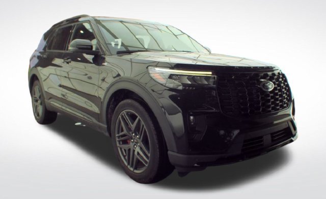 Used 2025 Ford Explorer ST-Line w/ ST-Line Street Pack AWD/4WD image 8