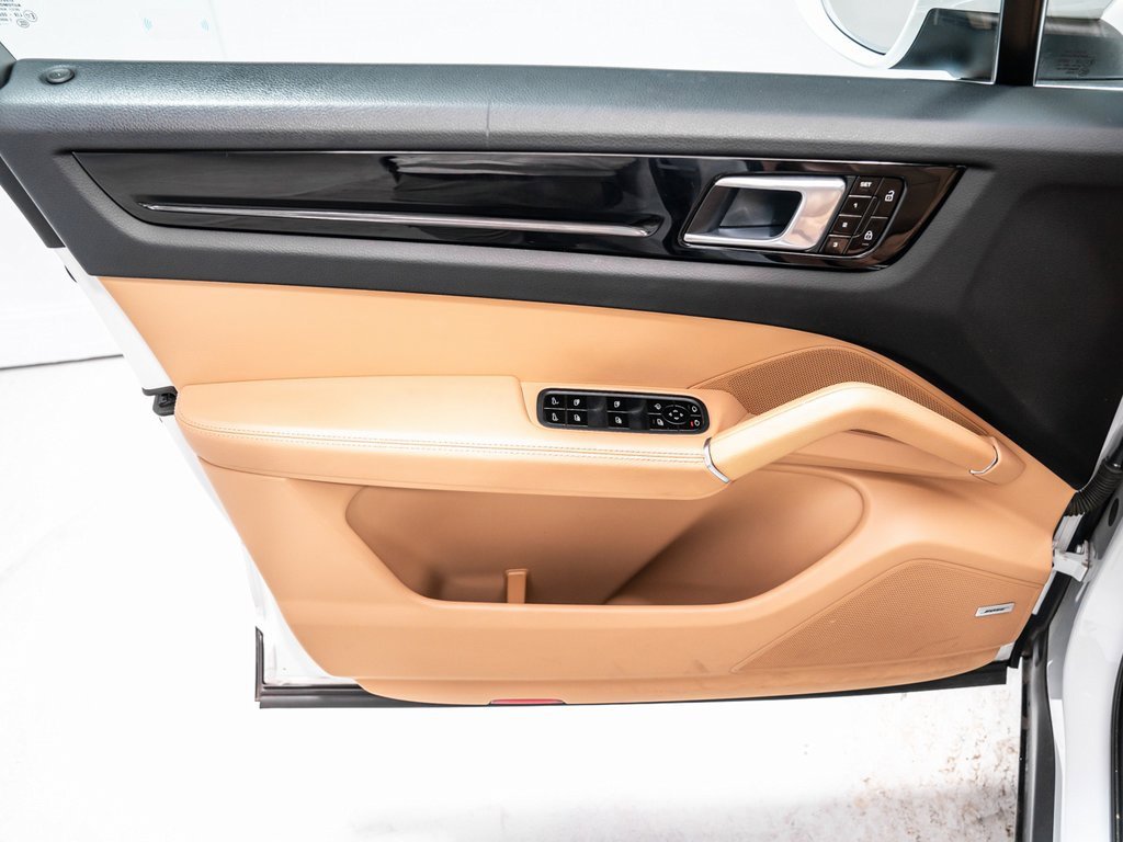 Used 2020 Porsche Cayenne S image 22