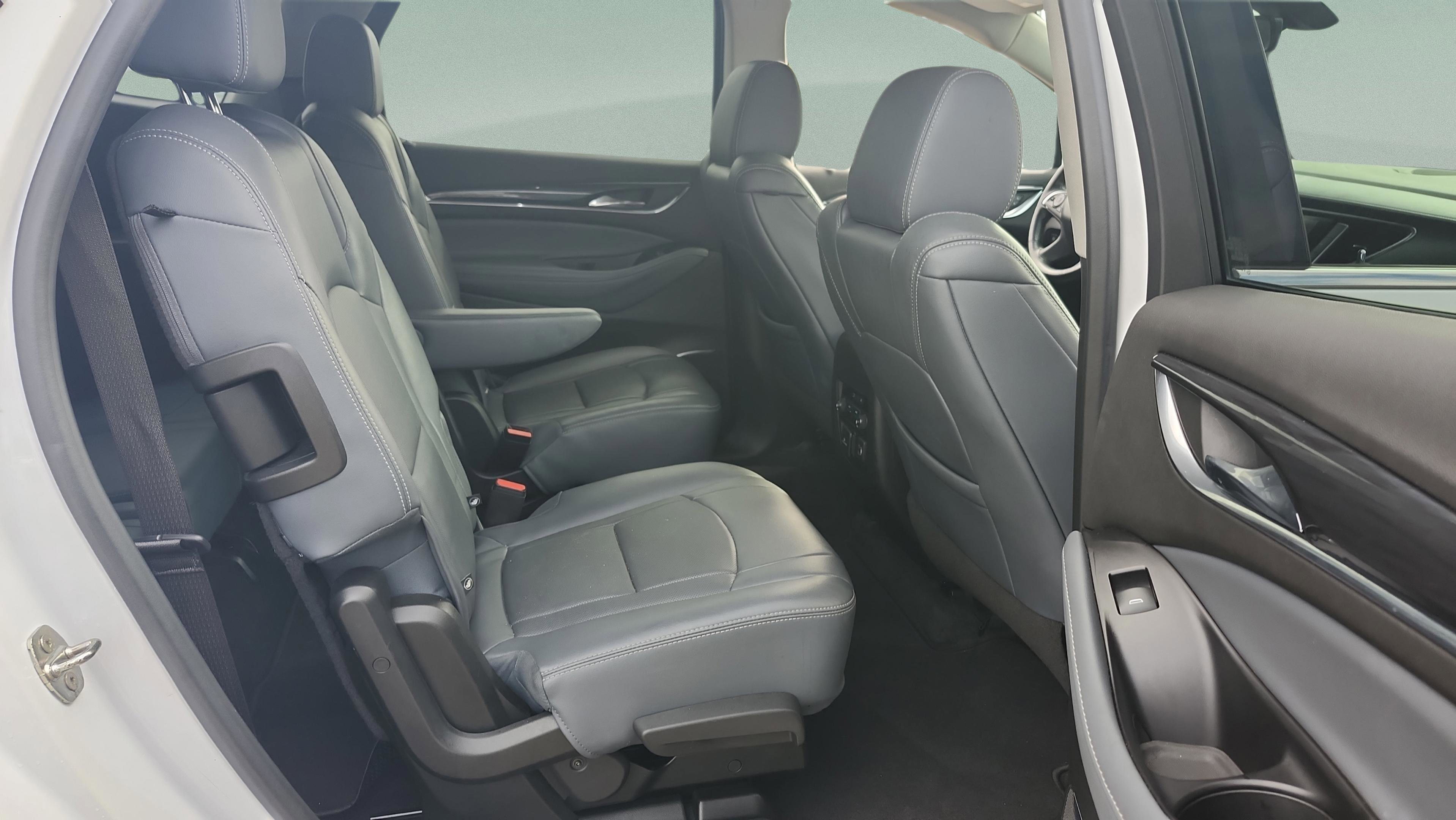 Used 2020 Buick Enclave Essence w/ Sound and Sites Package image 11