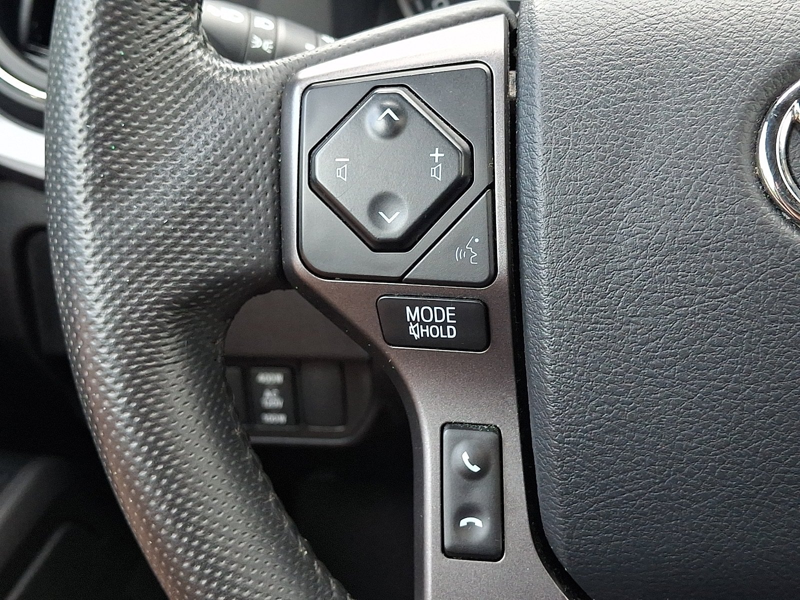 Used 2023 Toyota Tacoma TRD Off-Road w/ TRD Premium Off Road Package AWD/4WD image 22
