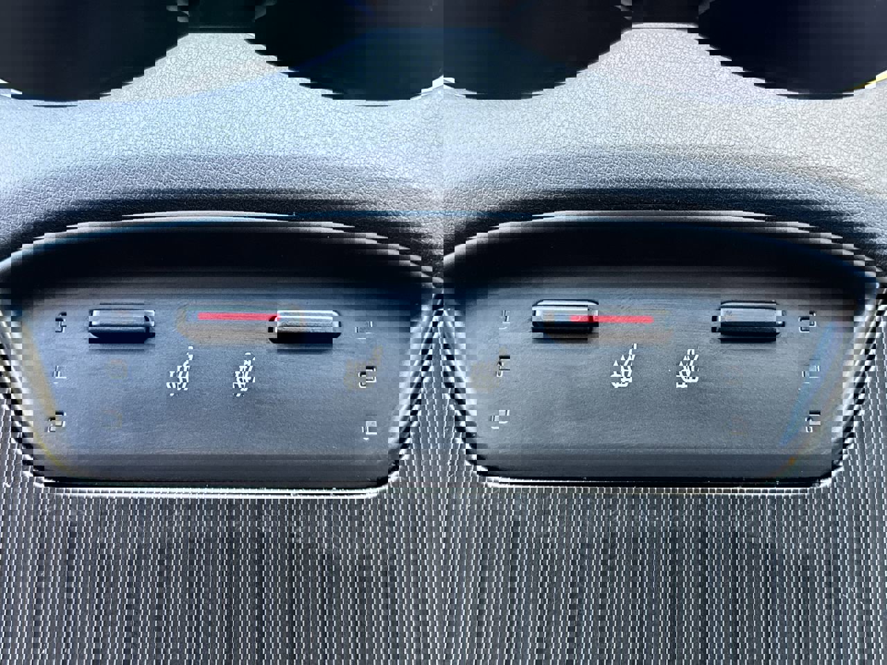 Used 2024 Toyota Venza Nightshade image 24