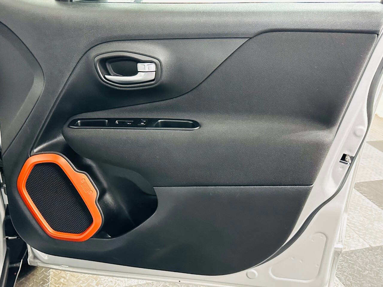 Used 2020 Jeep Renegade Sport AWD/4WD image 19