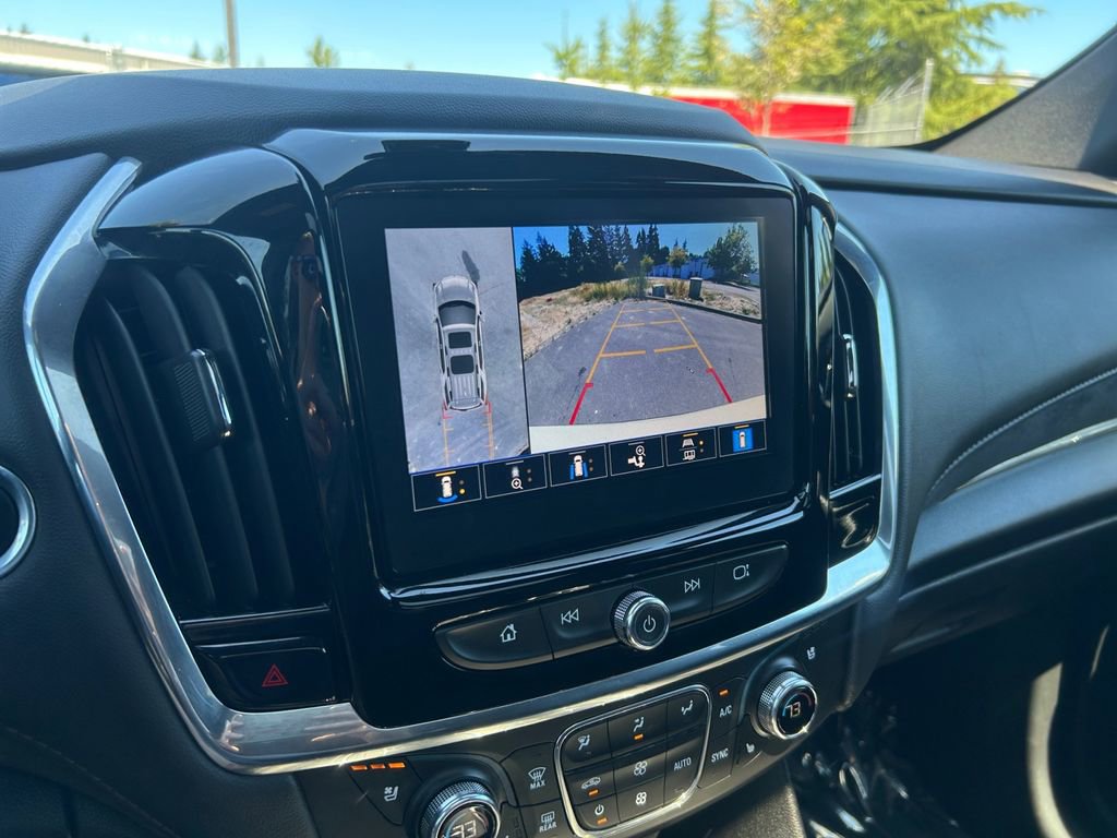 Used 2023 Chevrolet Traverse High Country image 18